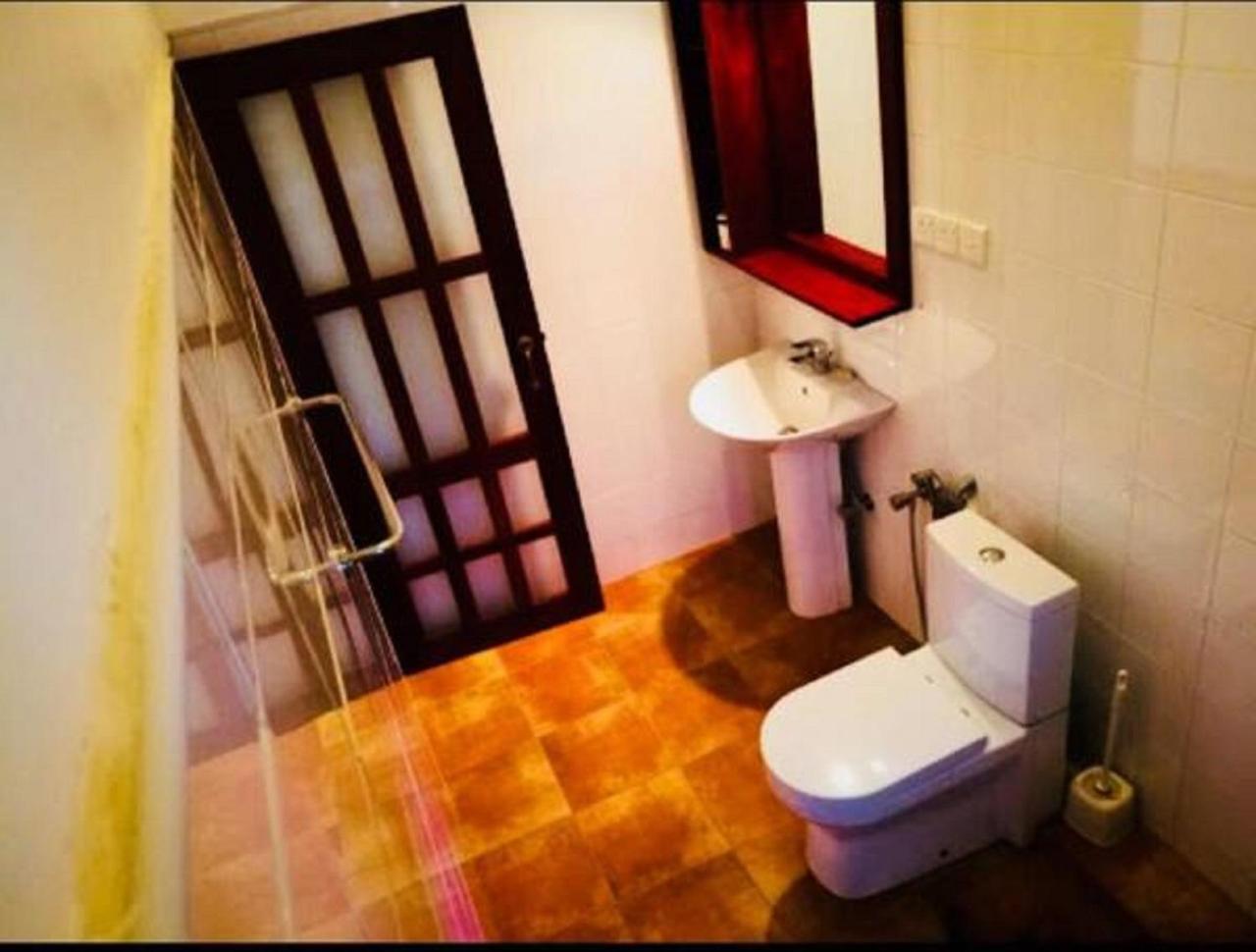 Jasmine Garden Beach Guest House Hikkaduwa Buitenkant foto